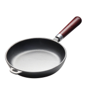 Сковорода чугунная 200/50 с деревянной ручкой Luxstahl [НЕR20]