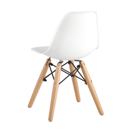 Стул пластиковый «Eames Бэмби» с жестким сиденьем (ножки дерево) - интернет-магазин КленМаркет.ру